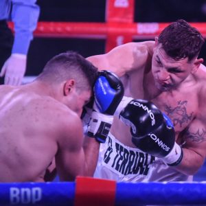 Cóceres destroyed Rosalez in two rounds
